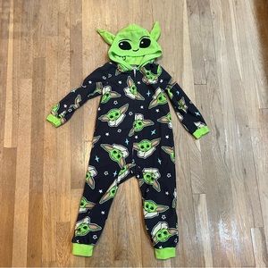 Kids size 4/5 Star Wars brand Yoda print fleece onesie
